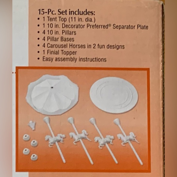Wilton carousel cake set 15 pieces in box - Picture 3 of 3